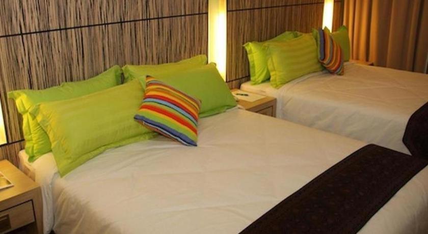 Grand Medallion Hotel Kuching Exterior photo